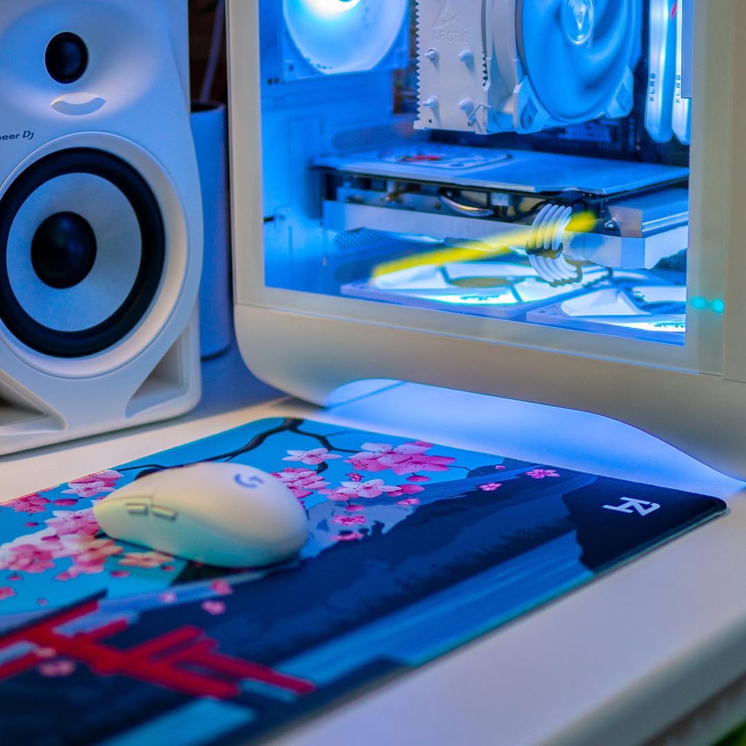 Hypadz 'Pink Blossom' Mousepad